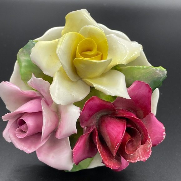 Vintage Crown Staffs England Fine Bone China Rose Bouquet - Picture 3 of 8